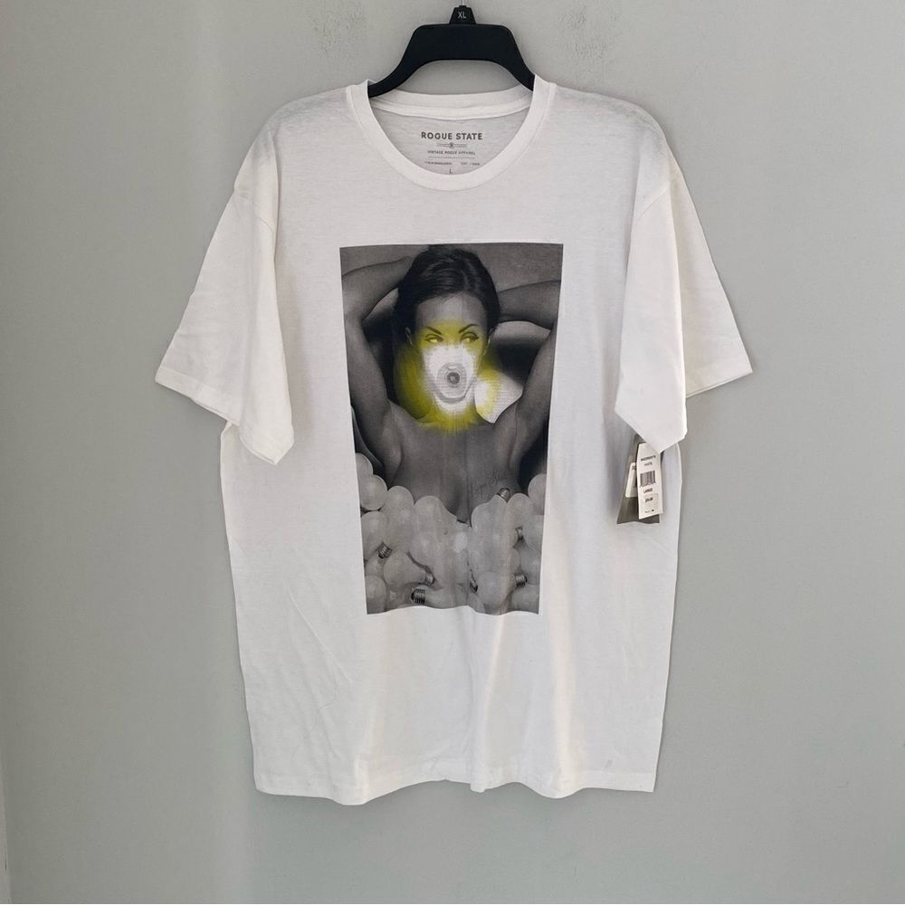Rogue State Men’s Graphic Girl Printed Crew Neck Short Sleeve Tee